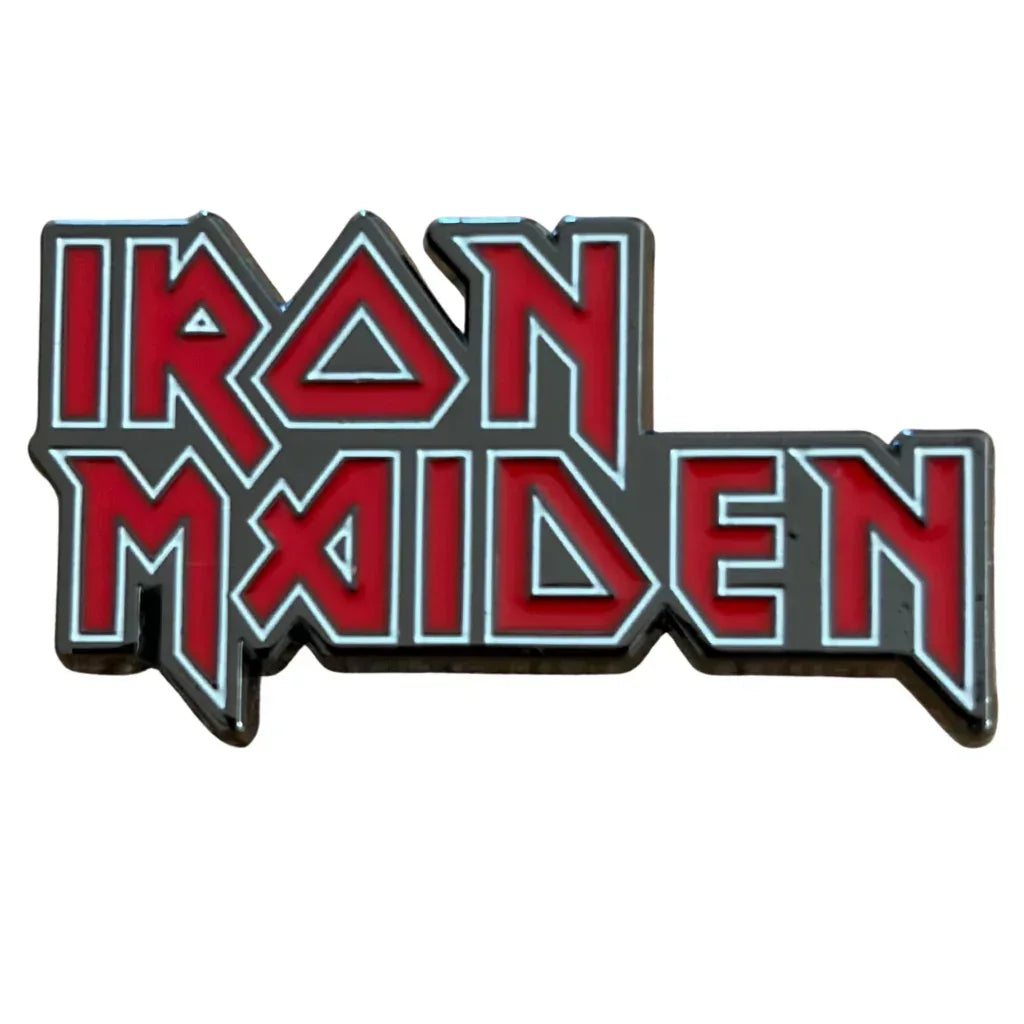 Iron Maiden Anstecker Pin · Text Logo (4cm x 2cm) - Totenkopf.com
